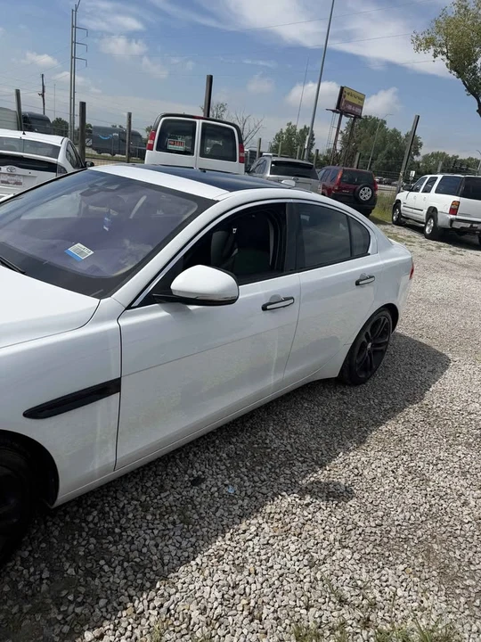 2017 Jaguar XE - Image 11 of 11