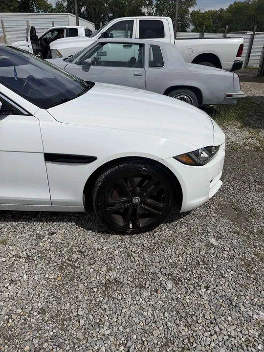 2017 Jaguar XE - Image 2 of 11