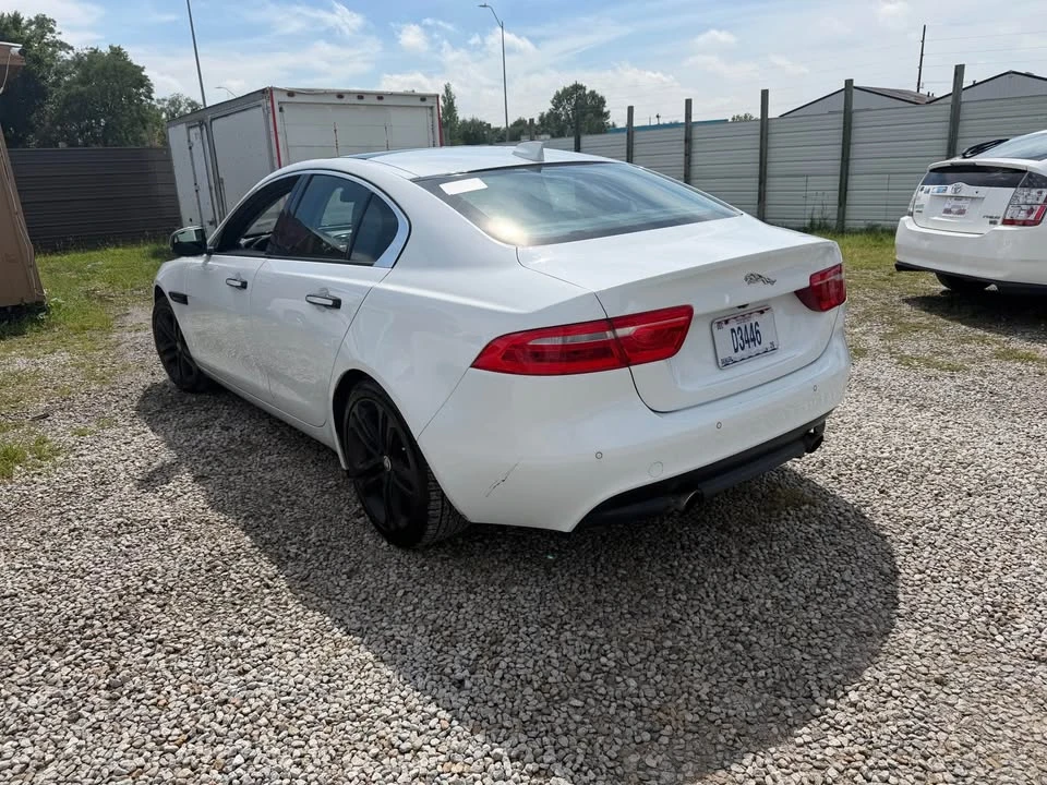 2017 Jaguar XE - Image 2 of 19