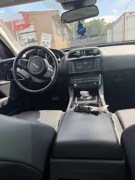2017 Jaguar XE - Image 3 of 11