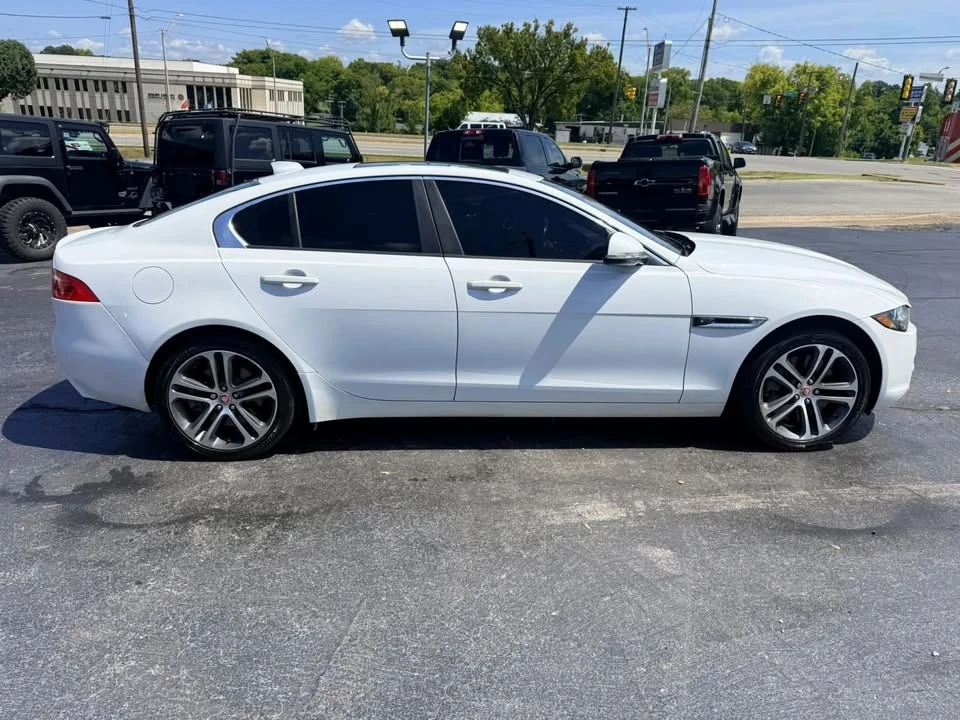2017 Jaguar XE - Image 6 of 20