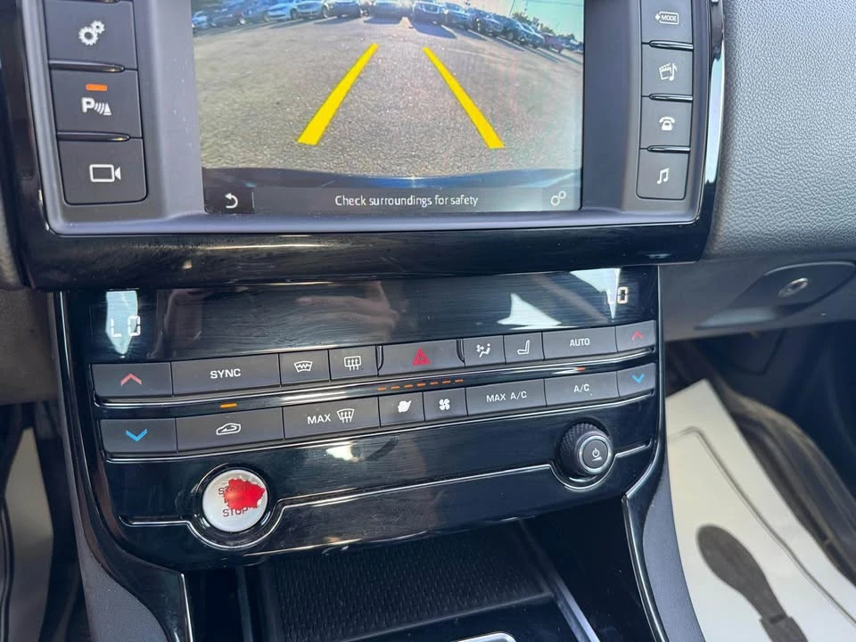2017 Jaguar XE - Image 13 of 20