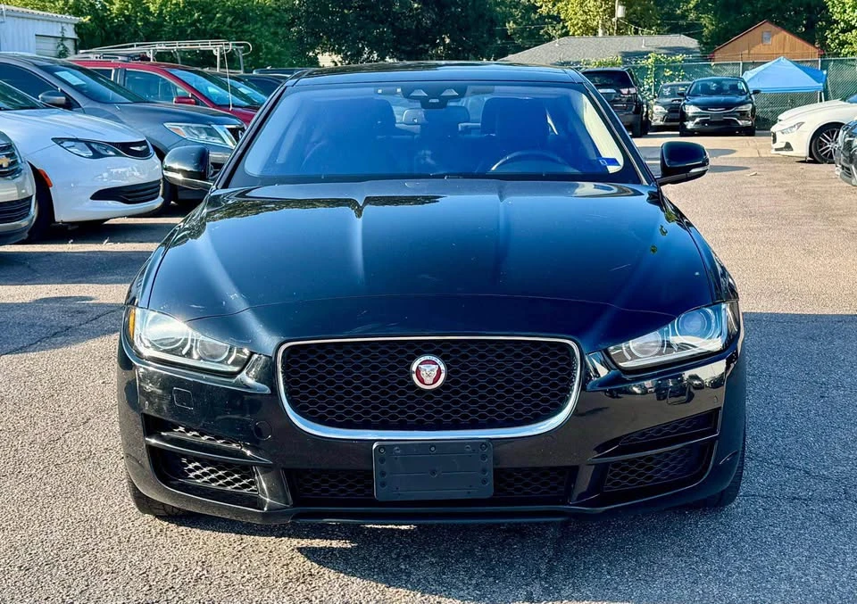 2017 Jaguar XE - Image 2 of 20