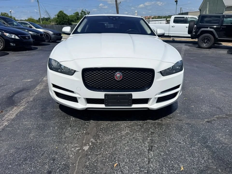 2017 Jaguar XE - Image 8 of 20