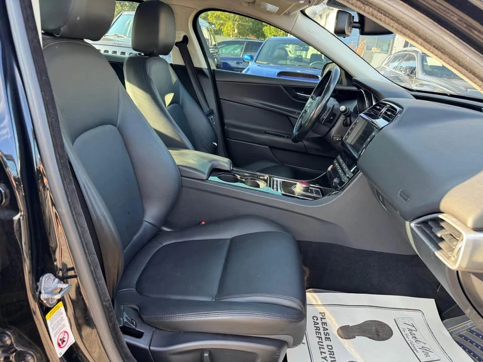 2017 Jaguar XE - Image 13 of 20