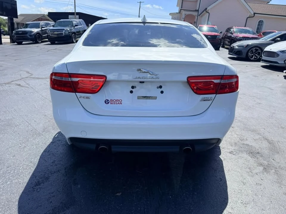 2017 Jaguar XE - Image 4 of 20