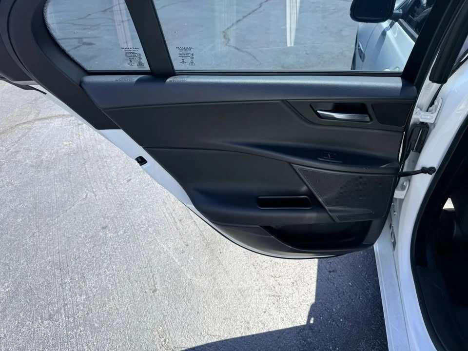 2017 Jaguar XE - Image 19 of 20