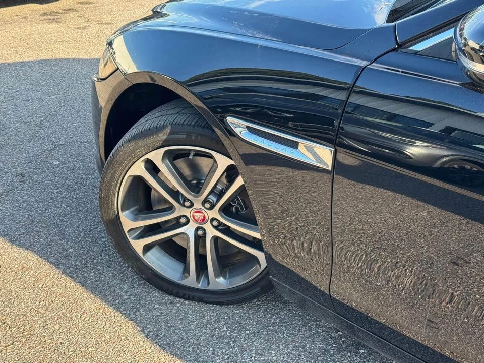 2017 Jaguar XE - Image 19 of 20