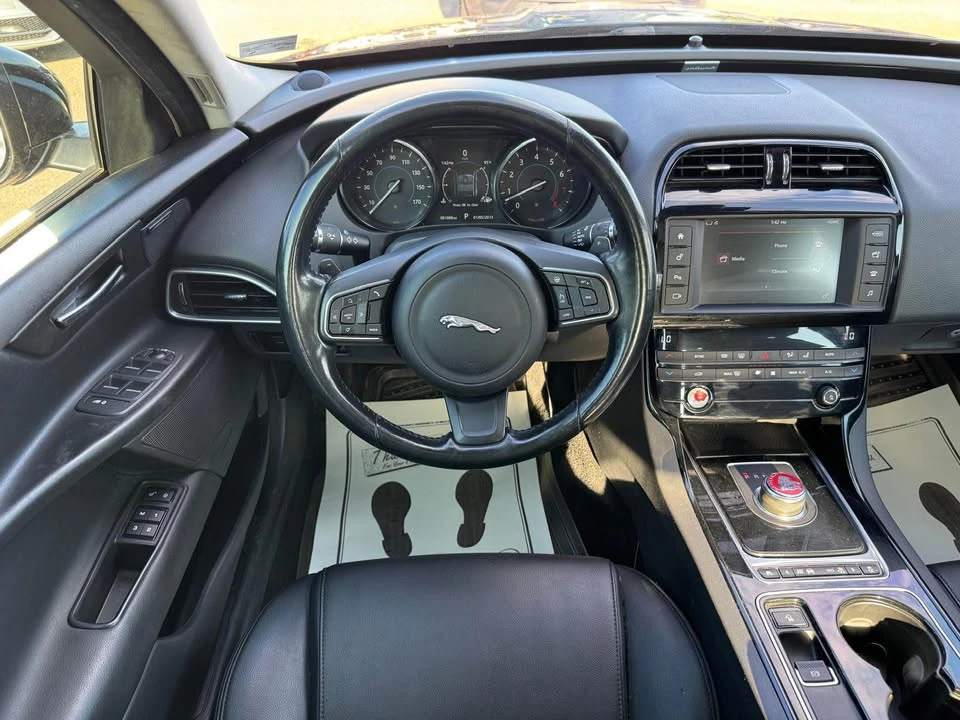 2017 Jaguar XE - Image 8 of 20