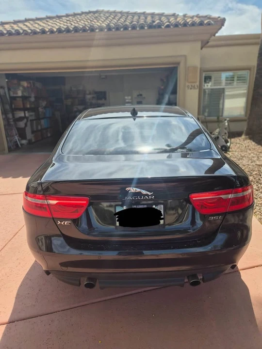 2017 Jaguar XE - Image 4 of 8