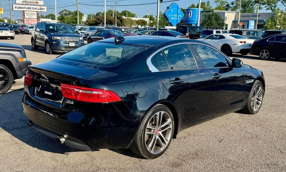 2017 Jaguar XE - Image 7 of 20