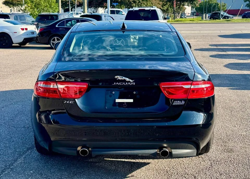 2017 Jaguar XE - Image 6 of 20