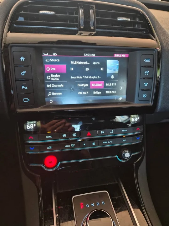 2017 Jaguar XE - Image 7 of 8