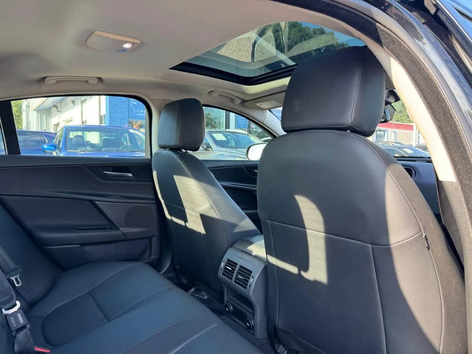 2017 Jaguar XE - Image 13 of 20
