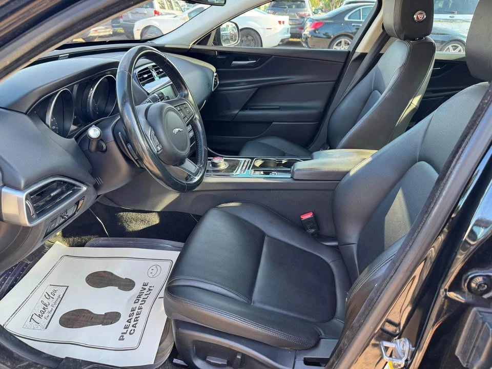 2017 Jaguar XE - Image 9 of 20
