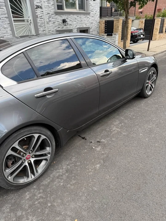 2017 Jaguar XE - Image 12 of 16