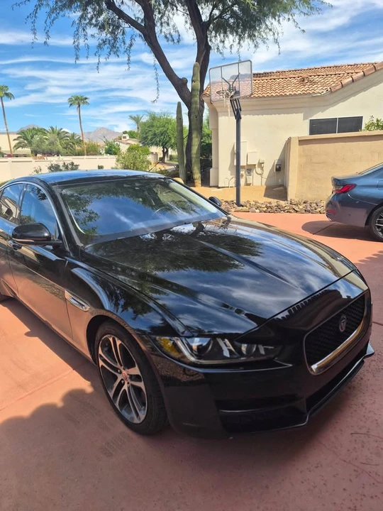 2017 Jaguar XE - Image 3 of 8