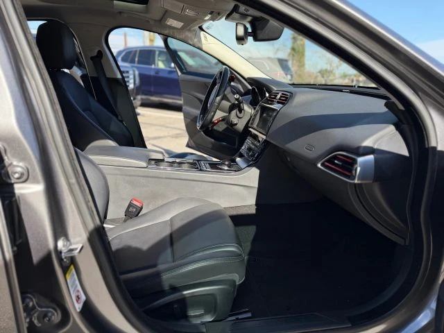 2017 Jaguar XE - Image 17 of 21