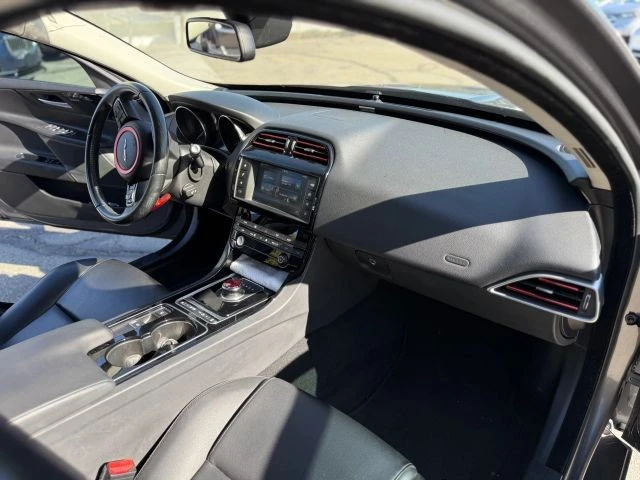 2017 Jaguar XE - Image 18 of 21