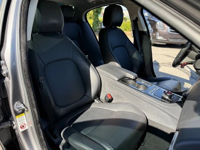 2017 Jaguar XE - Image 19 of 21