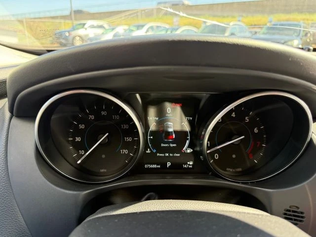 2017 Jaguar XE - Image 16 of 21