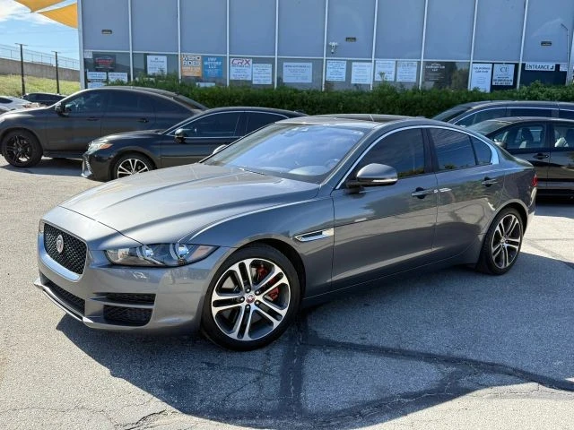 2017 Jaguar XE - Image 10 of 21