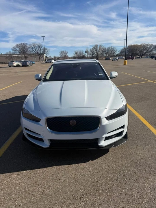 2017 Jaguar XE - Image 2 of 14
