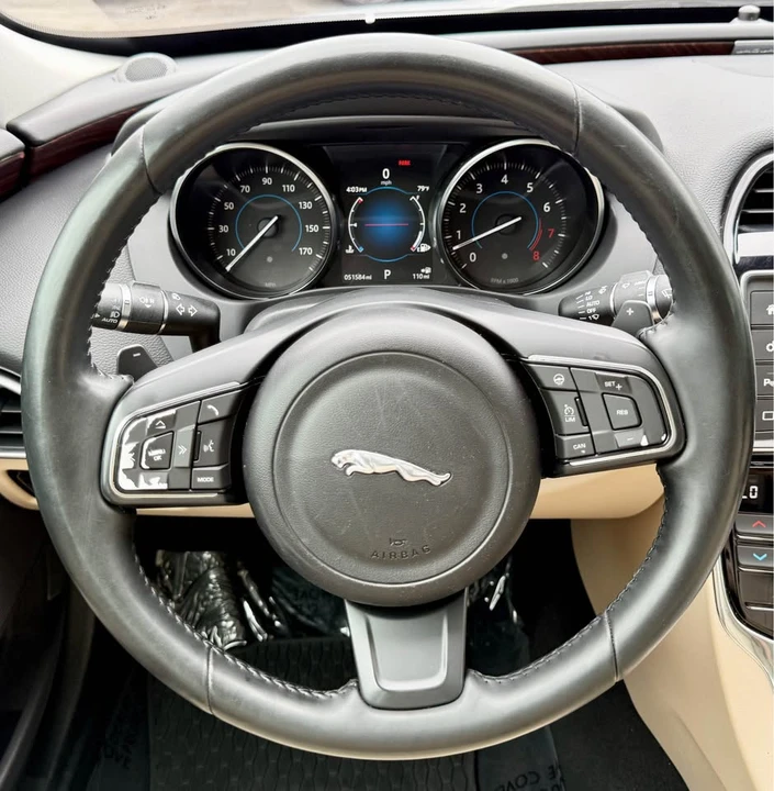 2017 Jaguar XE - Image 12 of 20