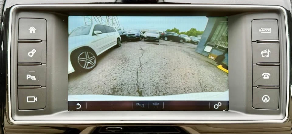 2017 Jaguar XE - Image 16 of 20