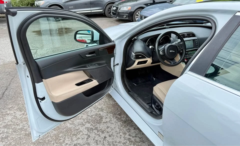 2017 Jaguar XE - Image 8 of 20