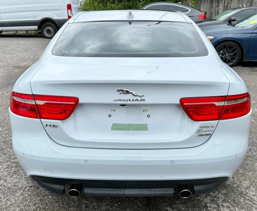 2017 Jaguar XE - Image 6 of 20