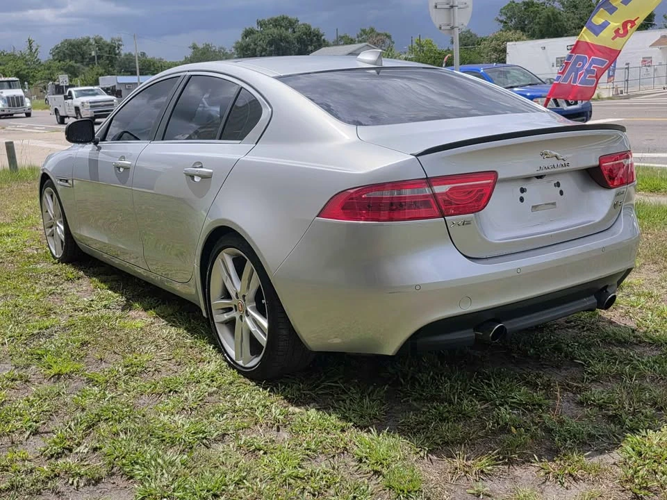 2017 Jaguar XE - Image 4 of 18