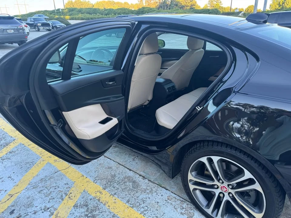 2017 Jaguar XE - Image 6 of 13