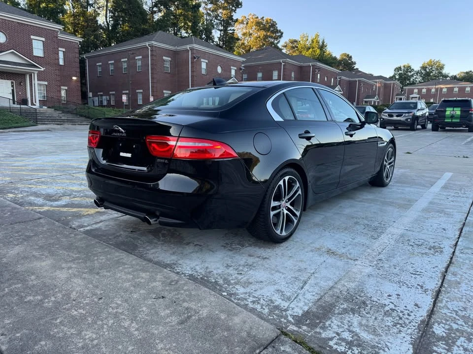 2017 Jaguar XE - Image 4 of 13