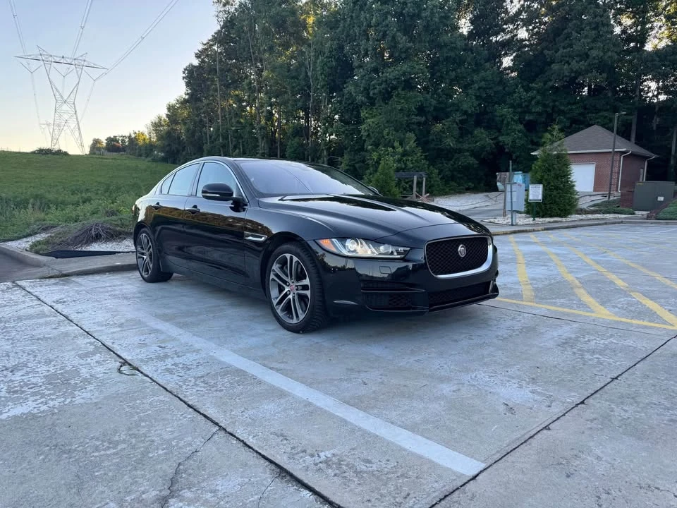 2017 Jaguar XE - Image 3 of 13