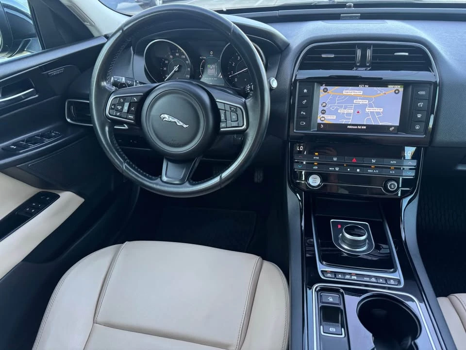 2017 Jaguar XE - Image 10 of 13