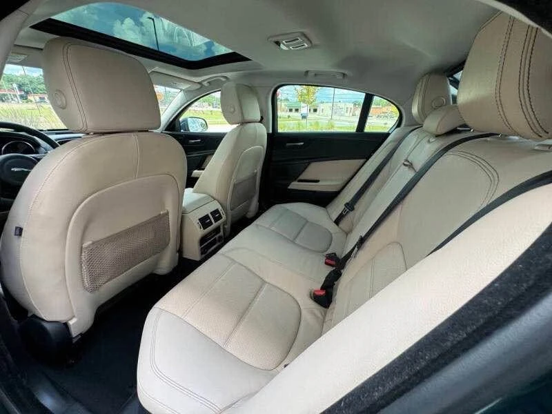 2017 Jaguar XE - Image 14 of 20