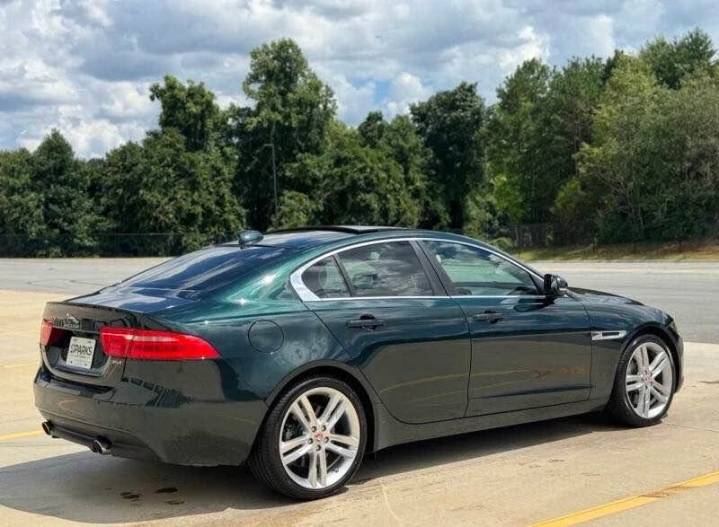 2017 Jaguar XE - Image 5 of 20