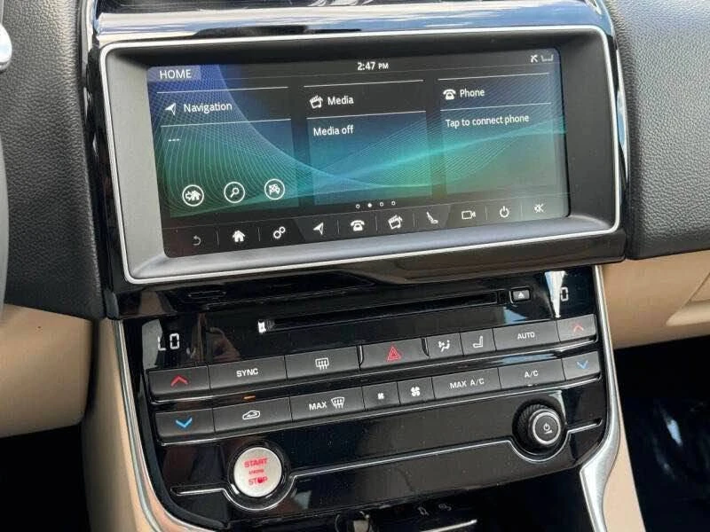 2017 Jaguar XE - Image 12 of 20