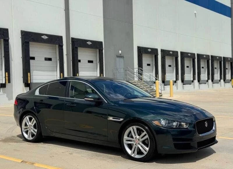 2017 Jaguar XE - Image 4 of 20