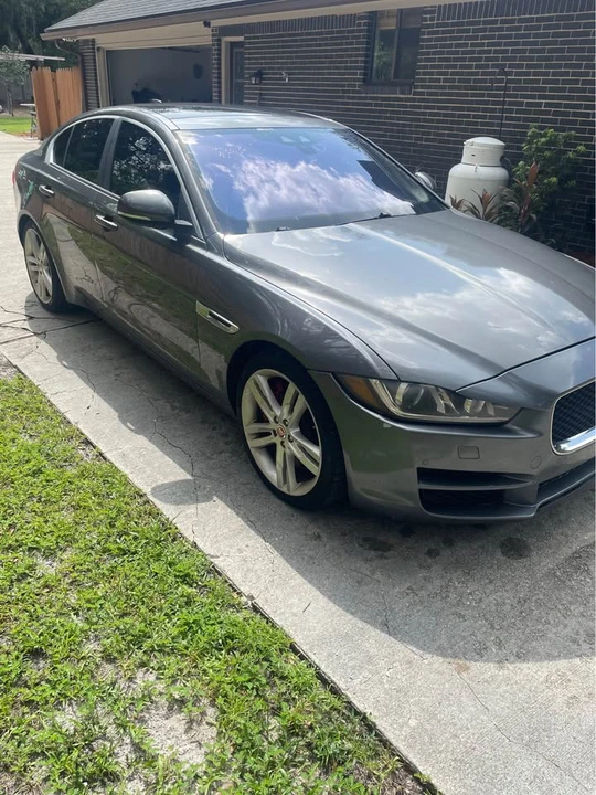 2017 Jaguar XE - Image 2 of 14