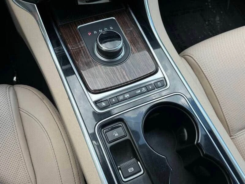 2017 Jaguar XE - Image 13 of 20