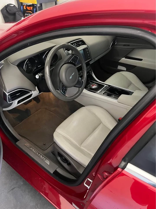 2017 Jaguar XE - Image 14 of 18