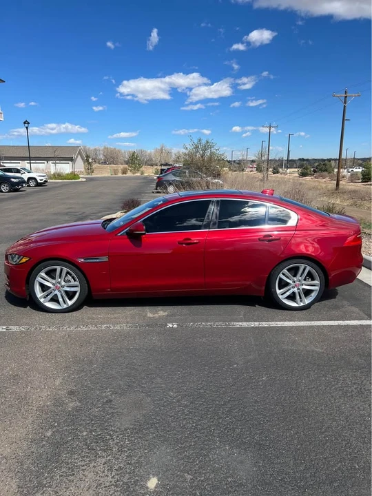 2017 Jaguar XE - Image 11 of 18