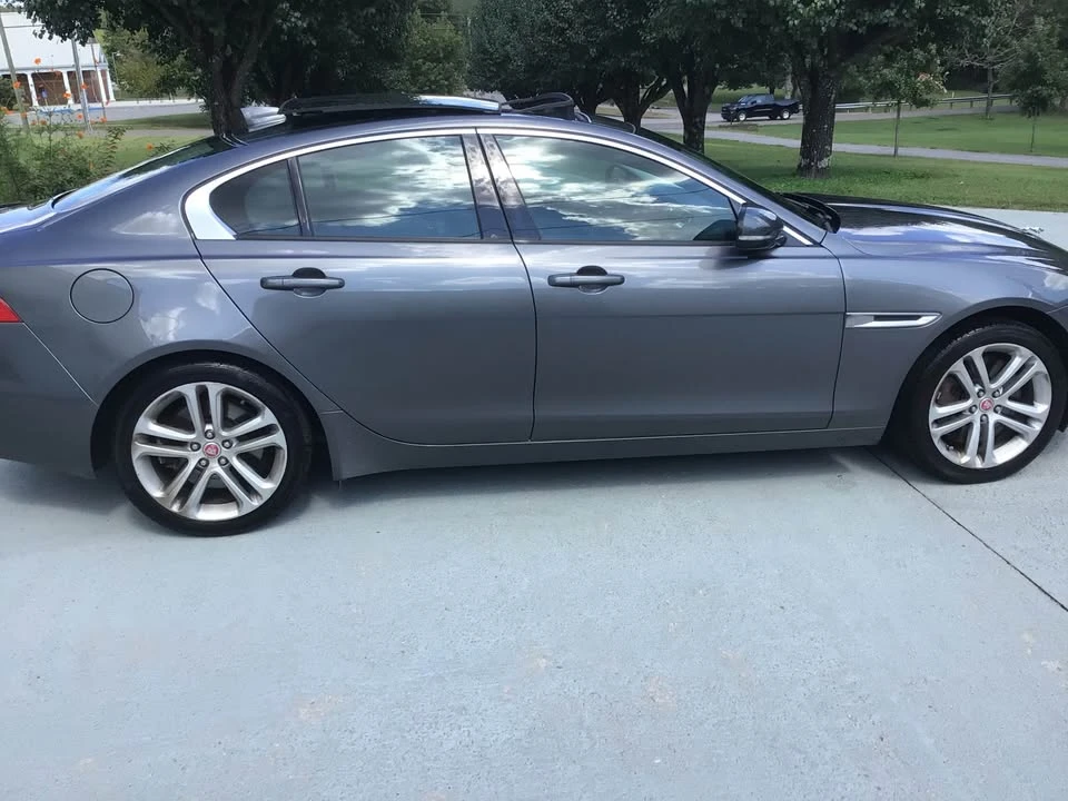 2017 Jaguar XE - Image 4 of 9