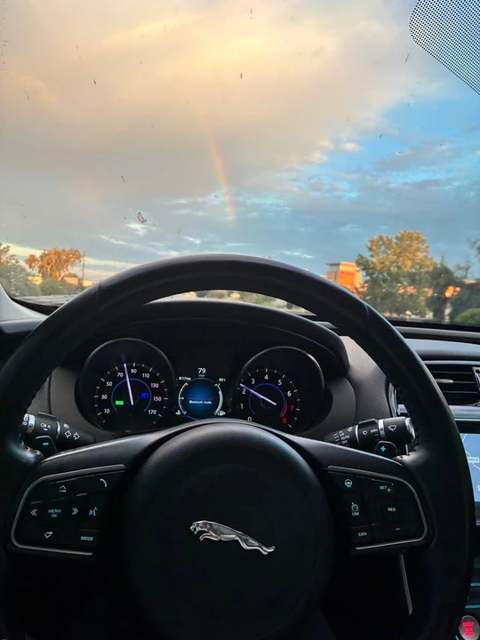 2017 Jaguar XE - Image 5 of 5