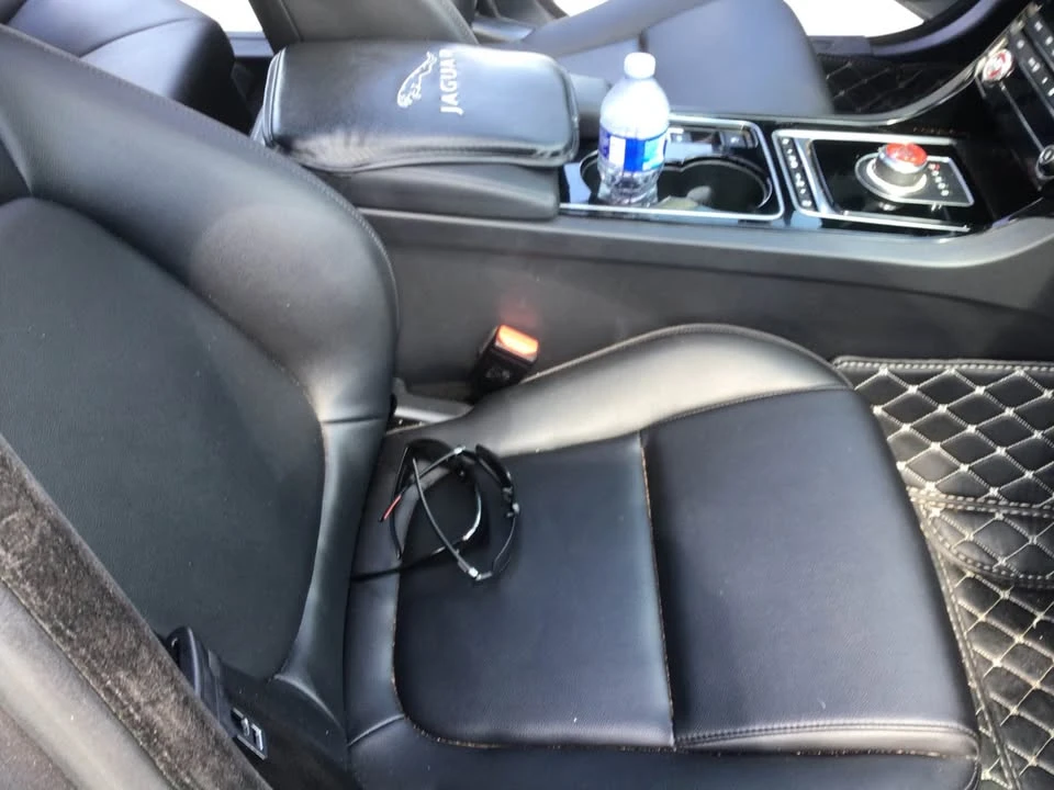 2017 Jaguar XE - Image 7 of 9