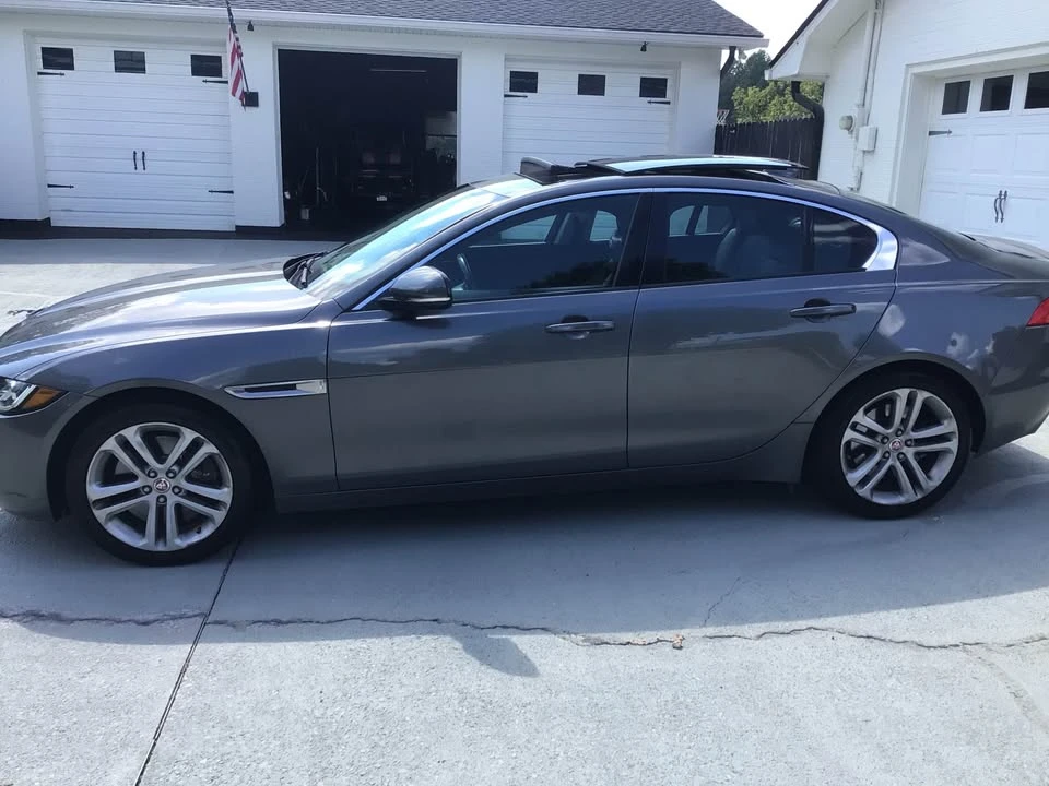 2017 Jaguar XE - Image 3 of 9