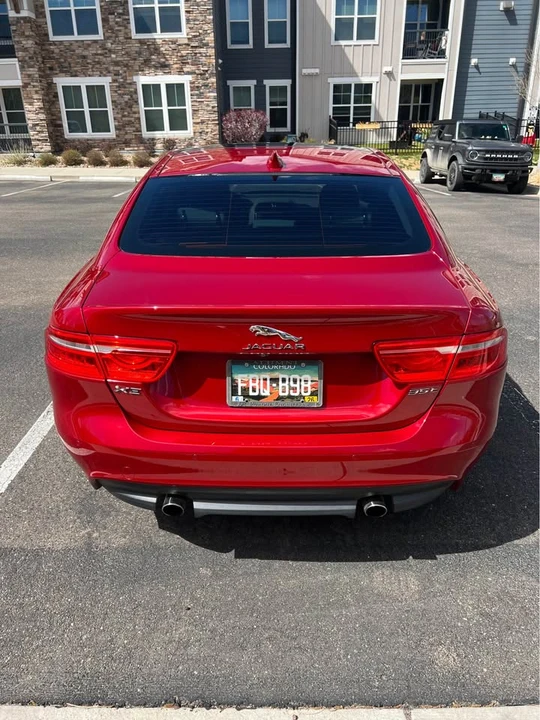 2017 Jaguar XE - Image 9 of 18