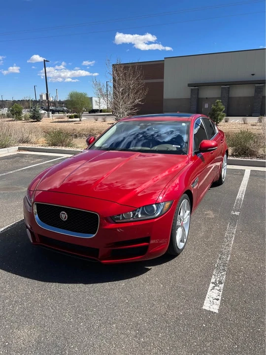 2017 Jaguar XE - Image 13 of 18